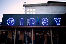Входная группа Gipsy / Джипси, клуб & ресторан . Москва, Болотная набережная,  3, корпус  1